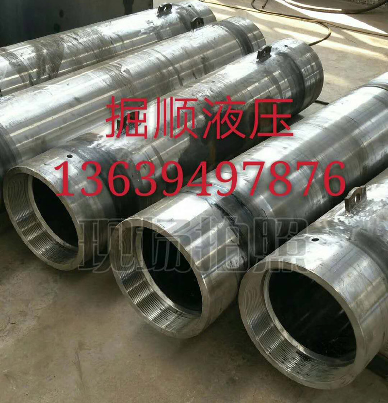 掘順機(jī)械公司五一節(jié)的禮品是生產(chǎn)橋梁千斤頂和頂管機(jī)千斤頂訂單